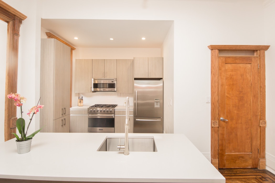 STUYVESANT PARLOR